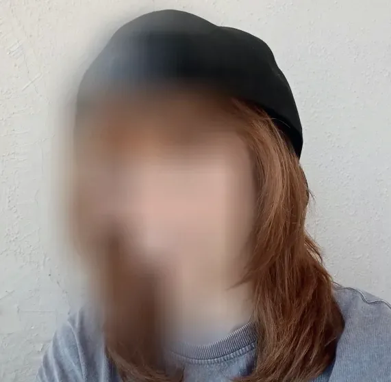 Andrea, 27