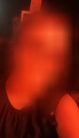 Claudia, 24
