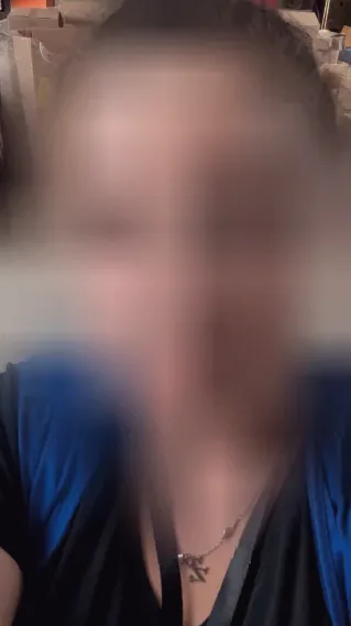Ela, 30