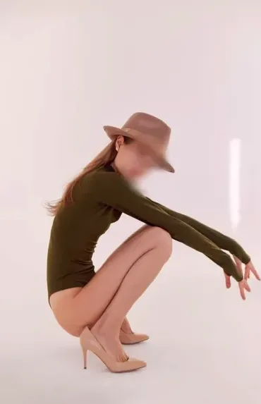 Kira, 30