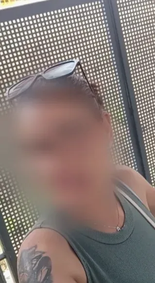 Laura, 38