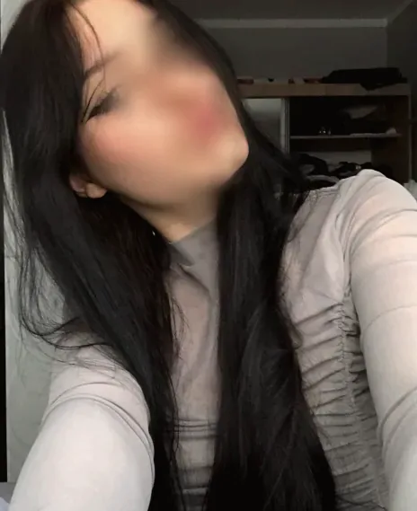 Lilly, 20
