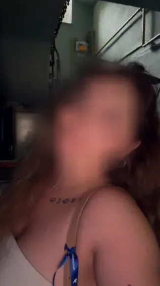 Linda, 24