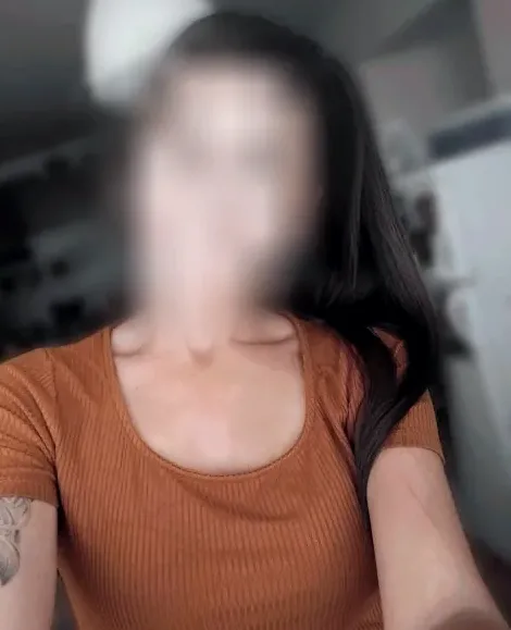 Lotta, 32