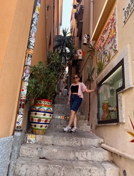 Marie, 35
