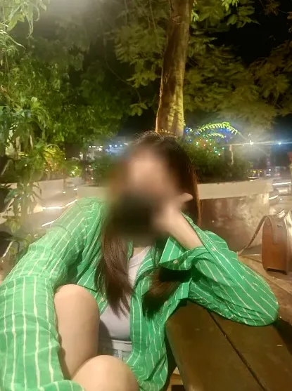 Nadine, 28