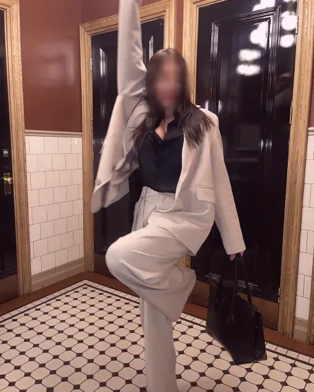 Nele, 29