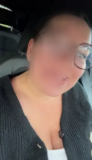 Özlem, 27