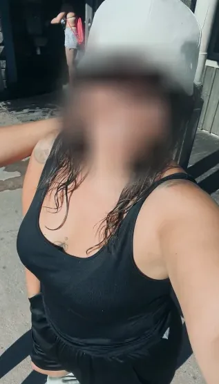 Selina, 34