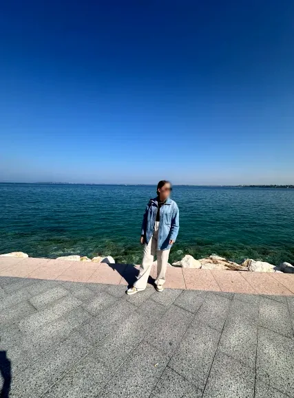Zeynep, 29
